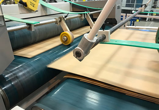 Production de feuilles de carton ondulé